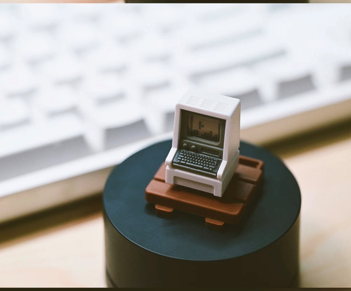 Hazeltine 1500 Retro Backlit Artisan Keycap