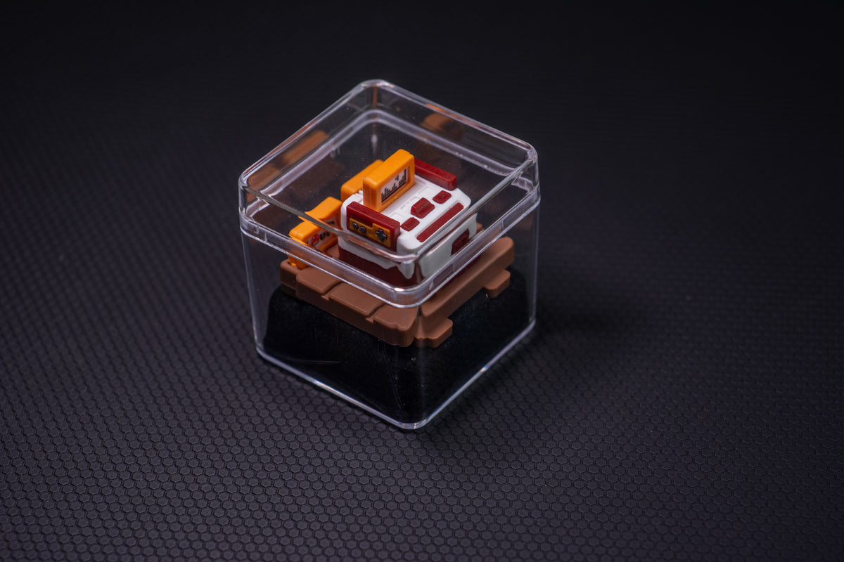 FEMICOM ARTISAN KEYCAP