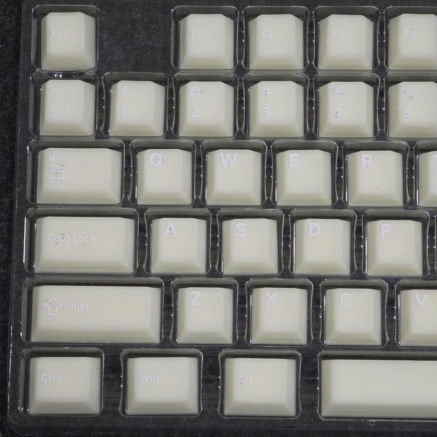 White On White Marble Style PYGA Doubleshot Keycaps