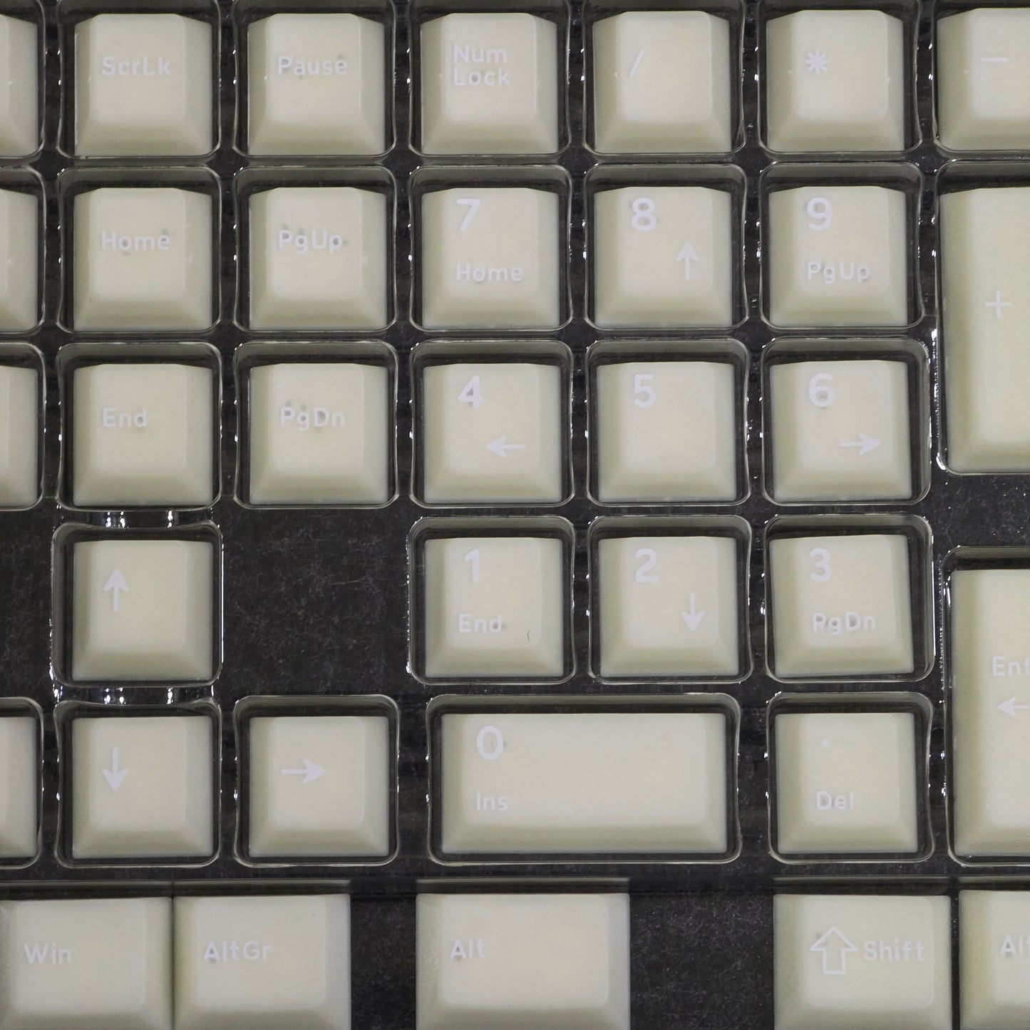 White On White Marble Style PYGA Doubleshot Keycaps