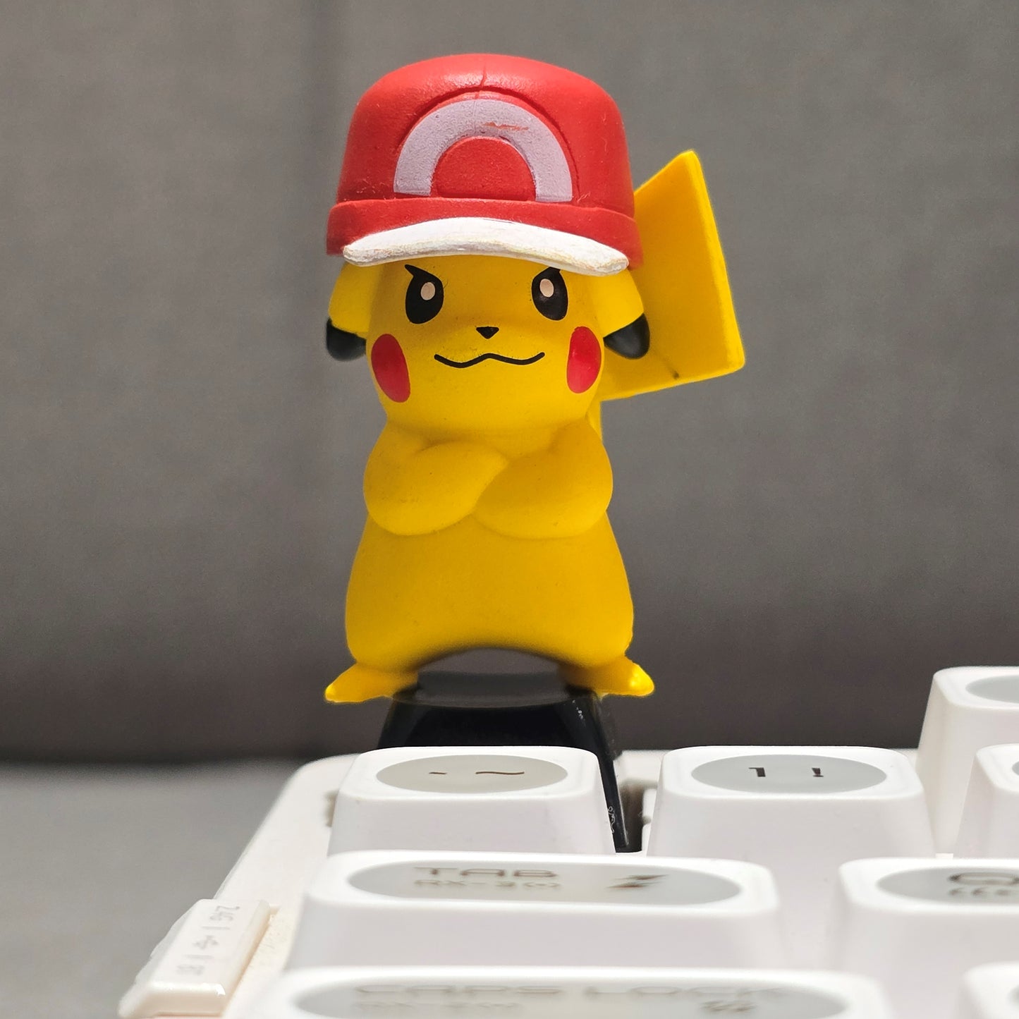 Pikachu Escape Artisan Keycap 1u