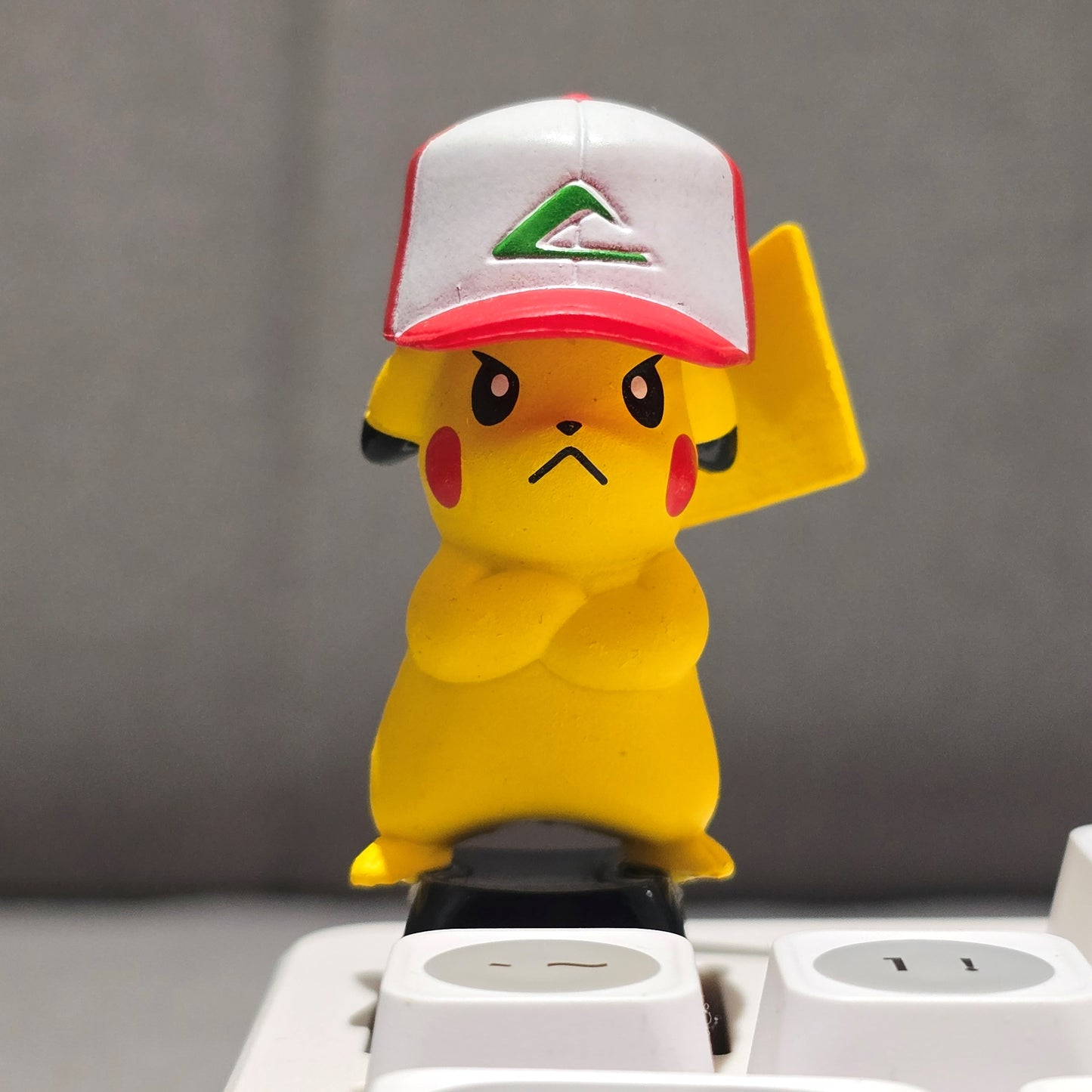 Pikachu Escape Artisan Keycap 1u