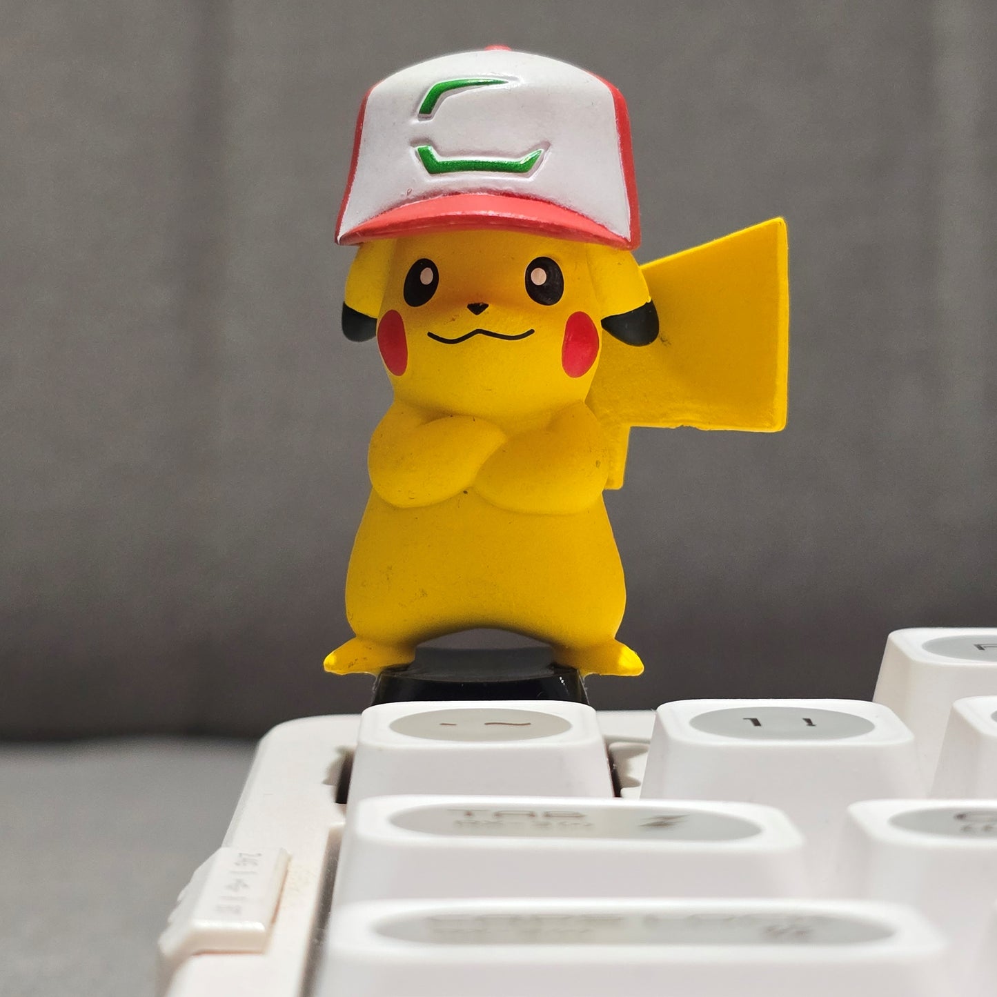 Pikachu Escape Artisan Keycap 1u