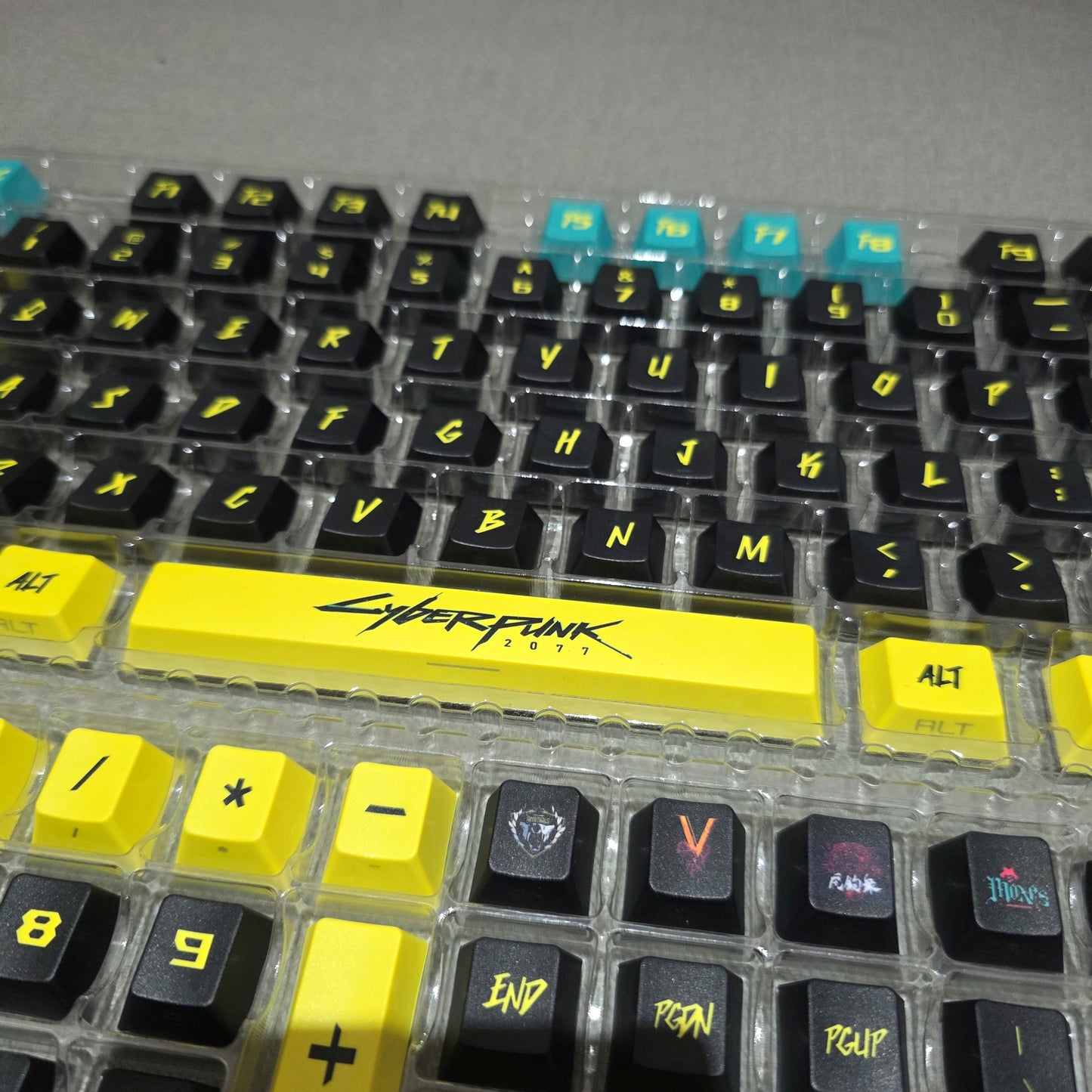 Cyberpunk Dual Legends Quality Side Backlit Cherry PBT Keycaps