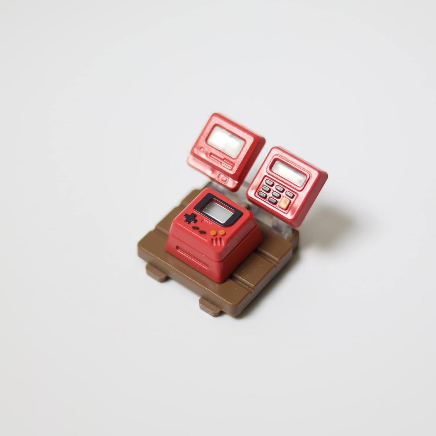 Retro Mini Gaming Pad Artisan Keycap With 3 Panels & 6 Cards Red White