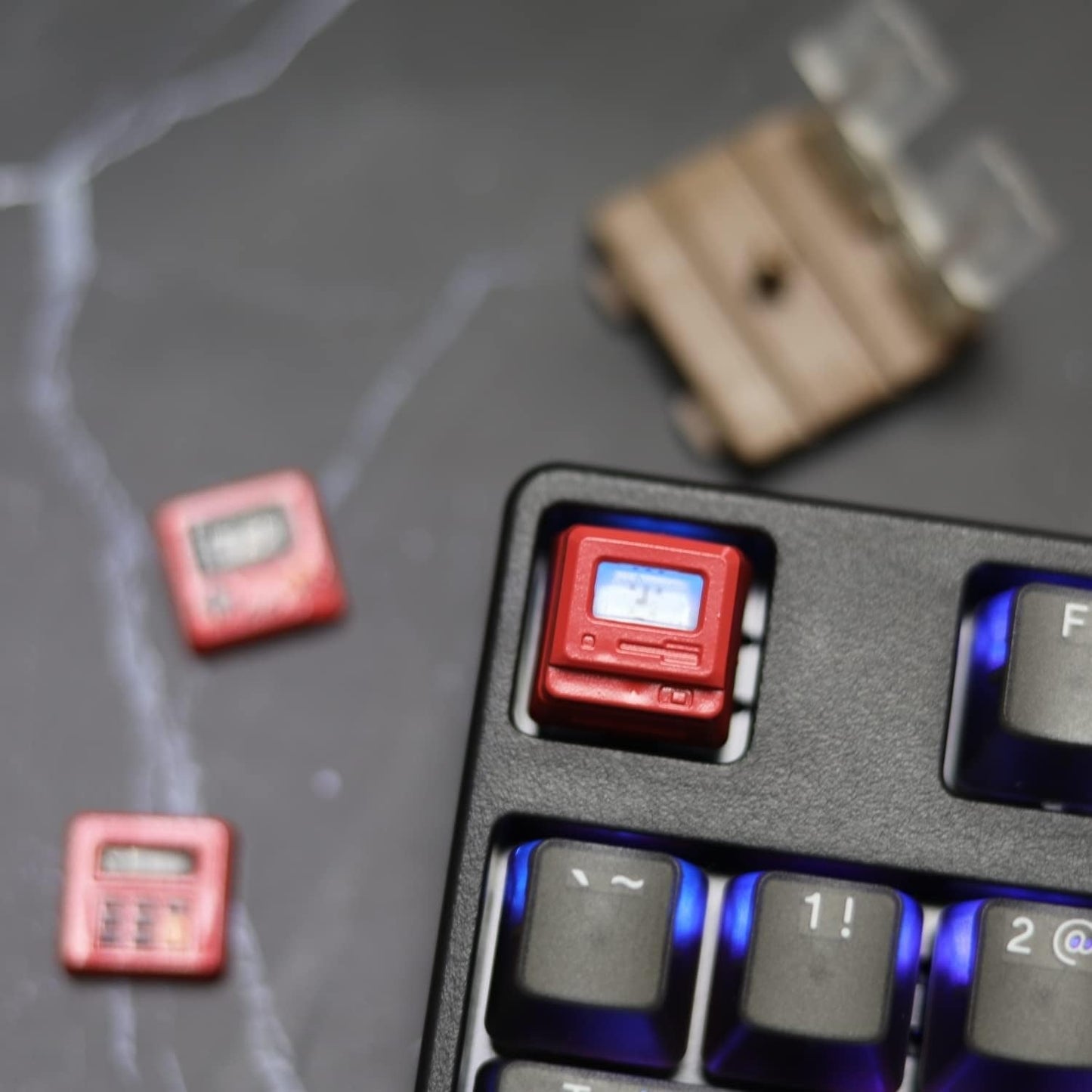Retro Mini Gaming Pad Artisan Keycap With 3 Panels & 6 Cards Red White