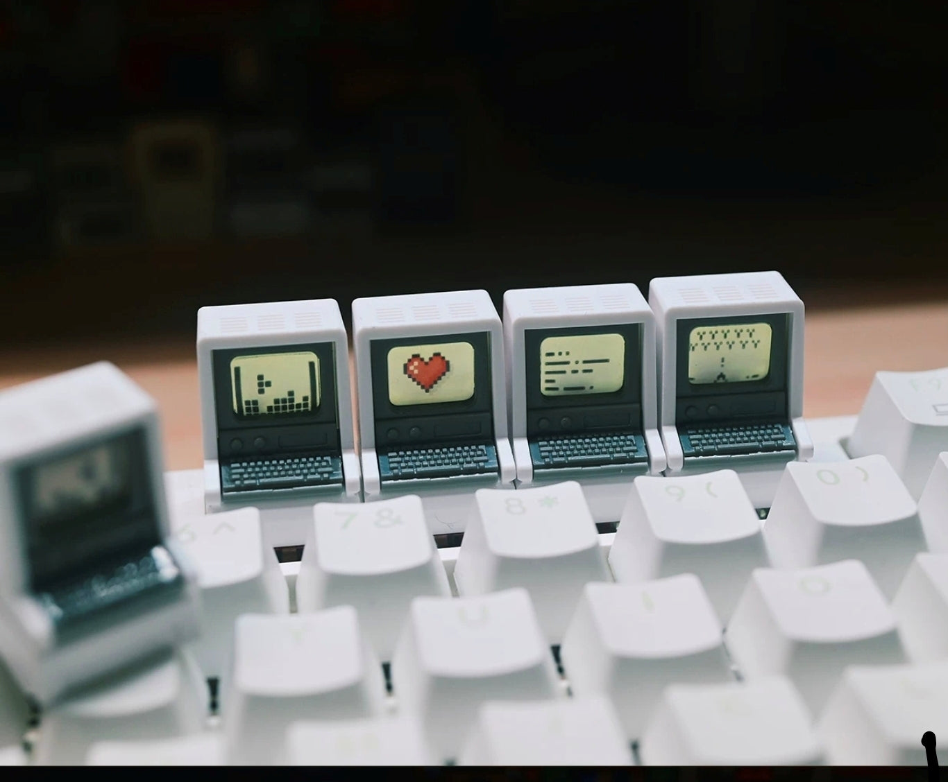 Hazeltine 1500 Retro Backlit Artisan Keycap