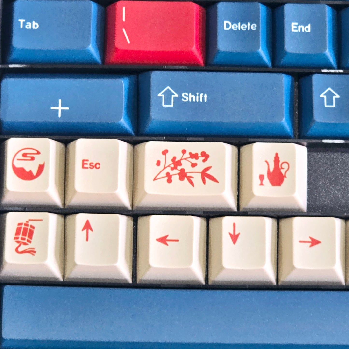 Red Bean Inspired Premium Cherry PBT Keycaps With High Quality Keys Storage Box