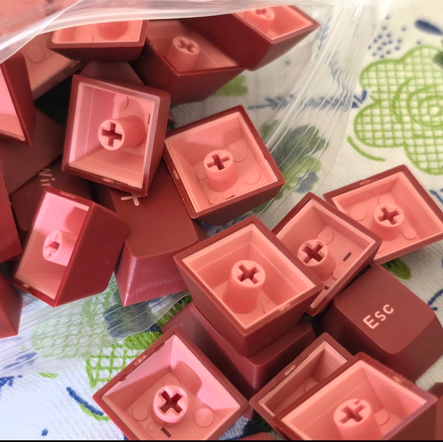 White Red Cherry Doubleshot PBT Keycaps Bag Packaging