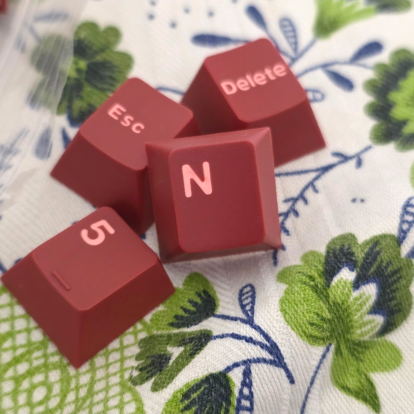 White Red Cherry Doubleshot PBT Keycaps Bag Packaging