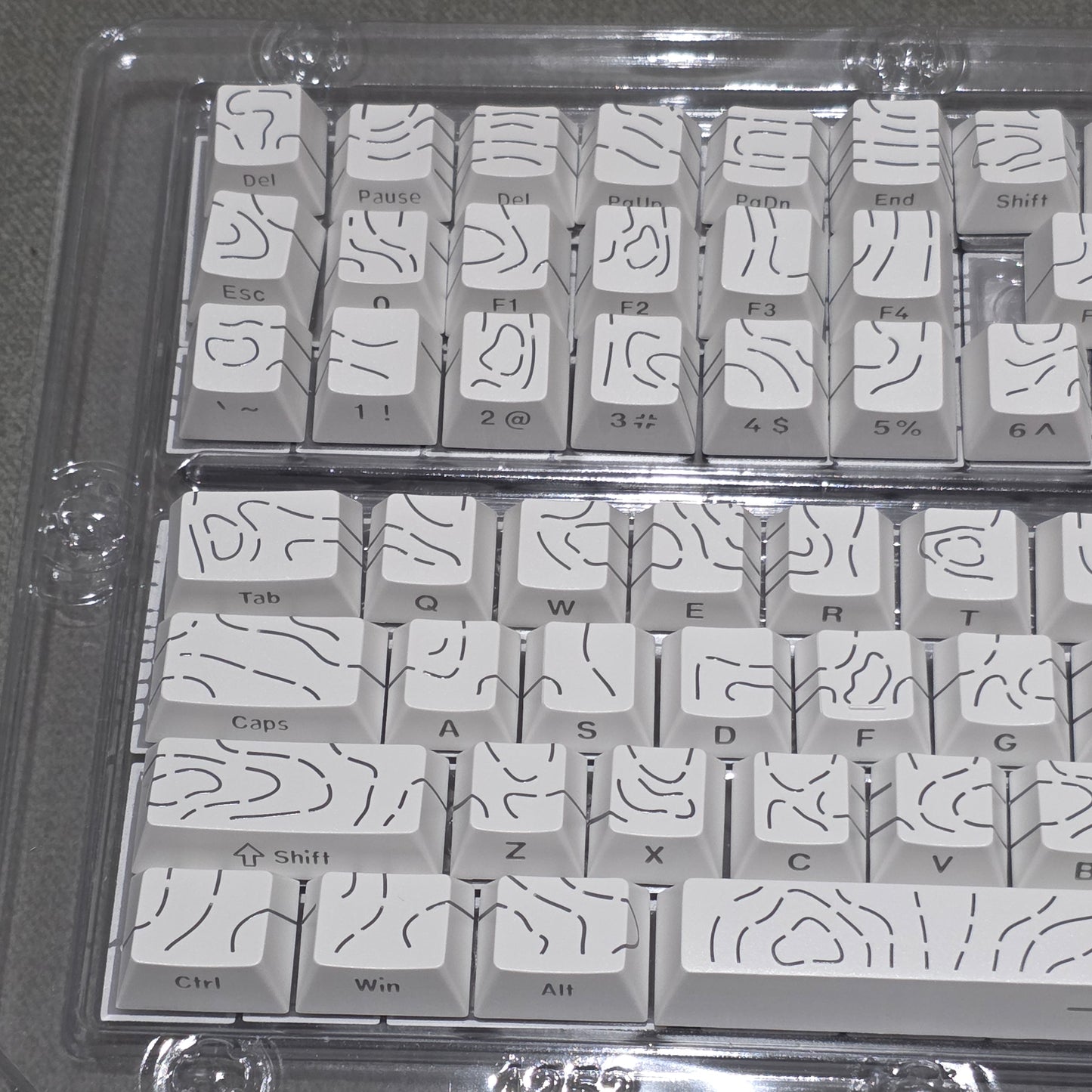 Topographic White Line Crack Side Backlit Cherry PBT Keycaps