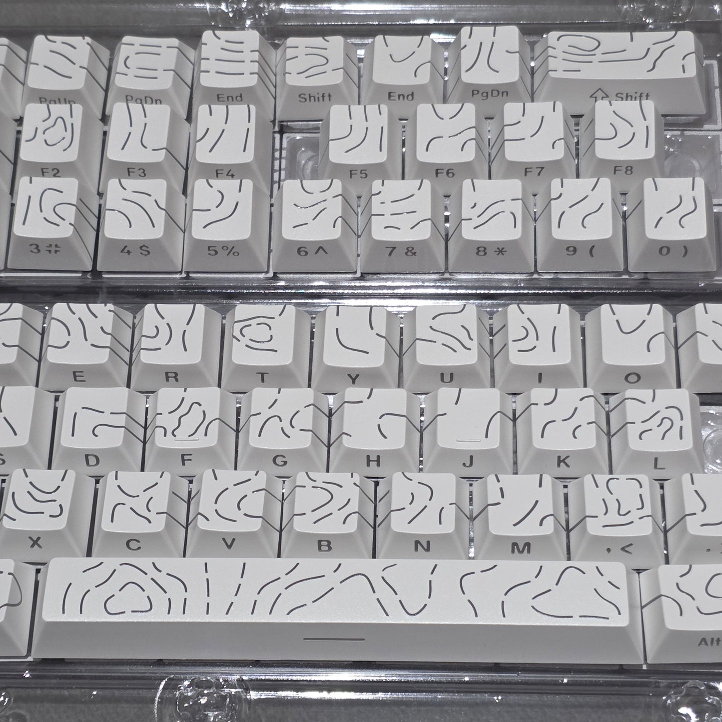 Topographic White Line Crack Side Backlit Cherry PBT Keycaps
