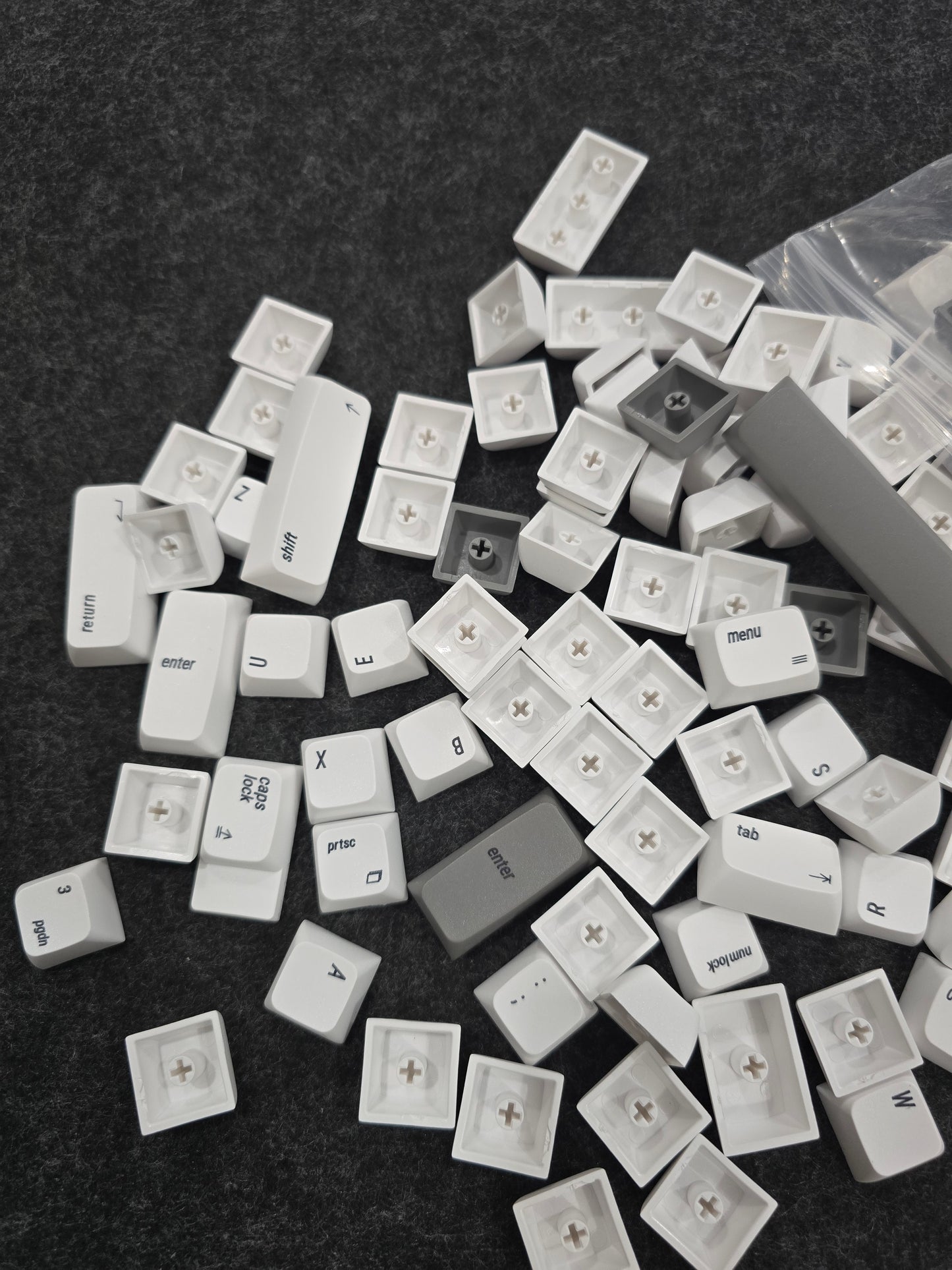 Minimalist Mac Style XDA Thick PBT Keycaps Bag Packaging.